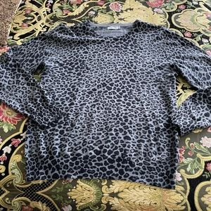 Men’s crewneck leopard print sweater